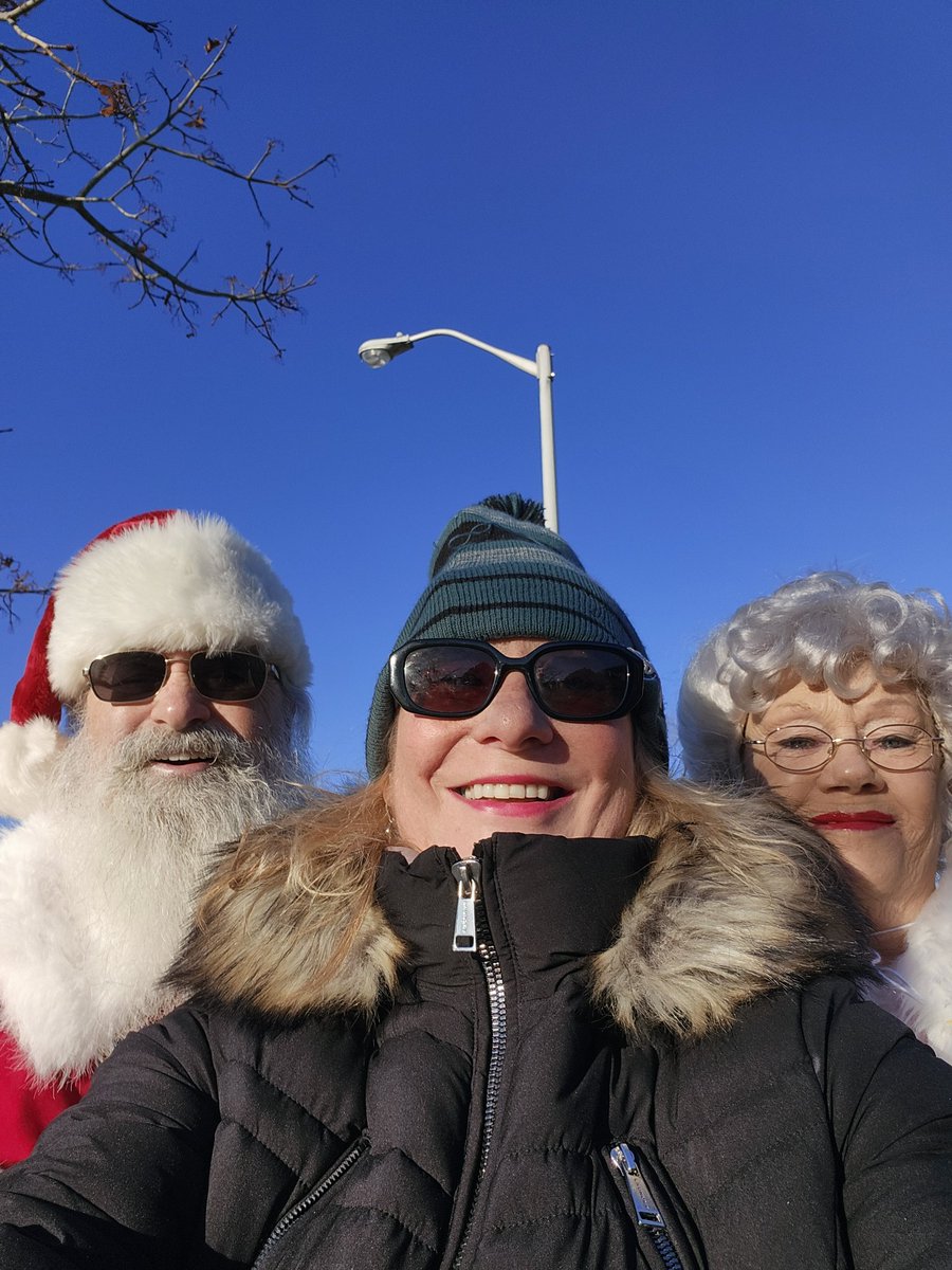 I had a pleasure of meeting Santa Claus and Mrs. Claus as they're starting their journey to deliver presents to the small tots and even the bigger ones!

I wish you a Merry Christmas and the happiest New Year ahead. 

#Christmas    #MerryChristmas    #ibelieveinsanta