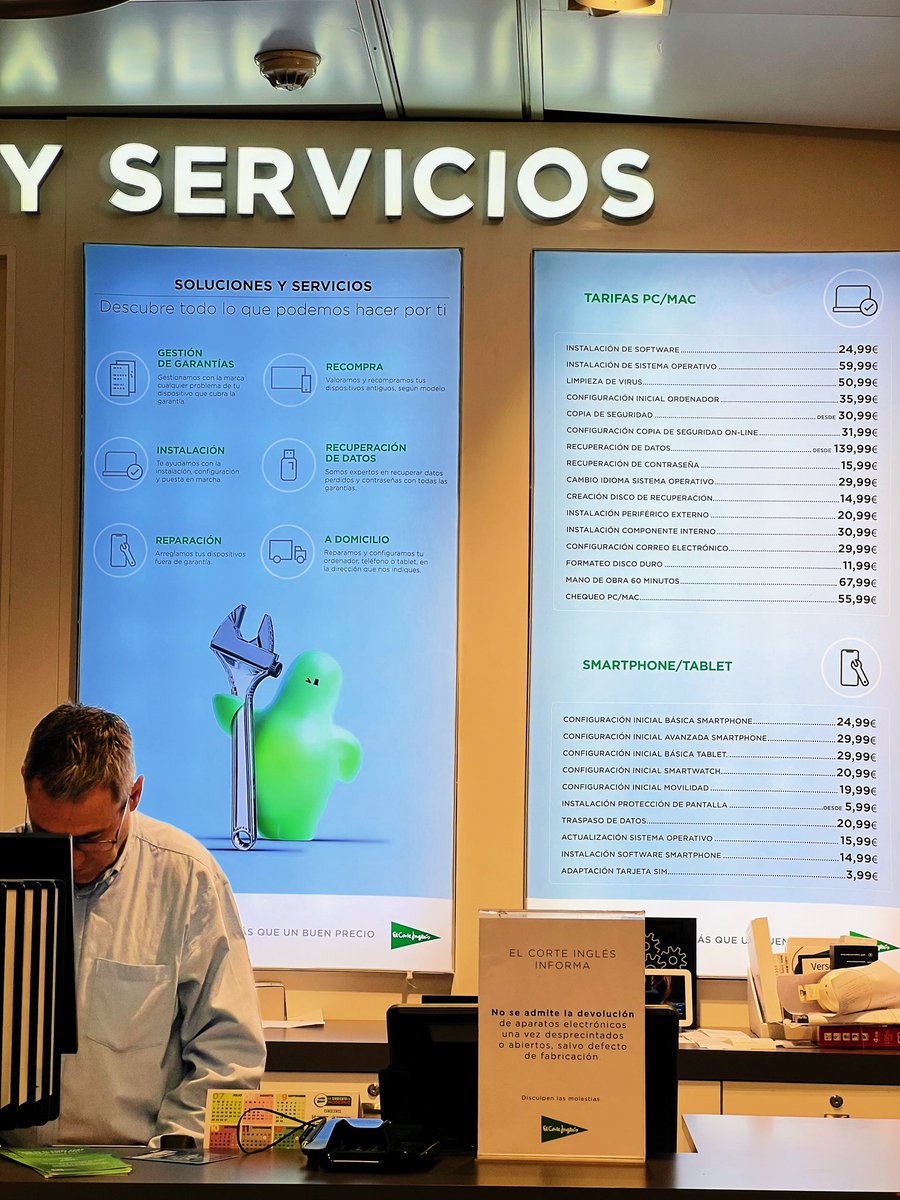 Si sois hijos, nietos, sobrinos, hermanos “informáticos” aquí la lista de precios de El Corte Inglés para cuantificar vuestros honorarios o mandarles la referencia si la Navidad no os da tiempo