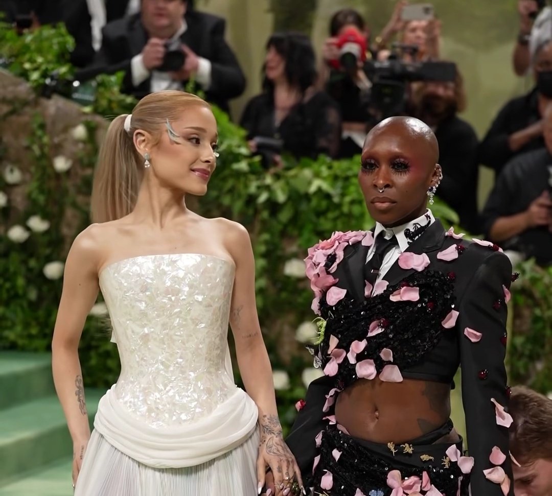 cowboyhoneyb's tweet photo. When I'm in a lesbian yearning competition and my opponent is Yuriana Grande😦 https://t.co/8Dirtp9b6U