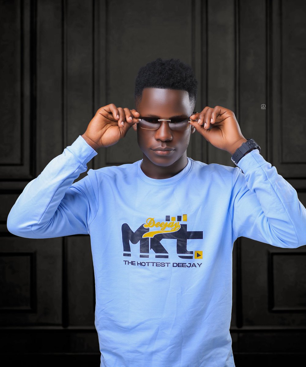 Goldencastlehoi's tweet photo. We're all set with #deejaymkt on the Decks. Come let's vibe together with the hottest DJ in #Hoima as we usher in #christmas2024 🎄 
@Golden Castle Hotel Hoima
256764201659, 256200925647 @SpiceFMHoima @iRaymondMugume @KitarafcHoima @RotaractHoima @iMusemeza_state https://t.co/ty94hsov8p