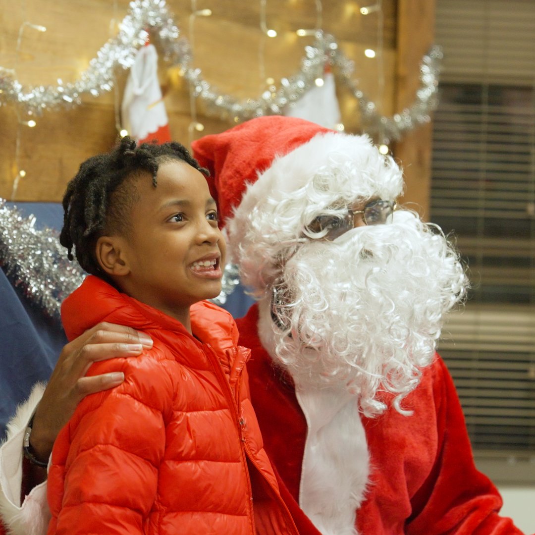 SelfEnhancement's tweet photo. 🎄December🎄 #12DaysofImpact 🩵 We organized our yearly holiday celebration for our staff, engaged in winter crafts with program participants, recognized graduates from the Fatherhood Classic initiative, and more!🏆 https://t.co/6jVbP3xP63