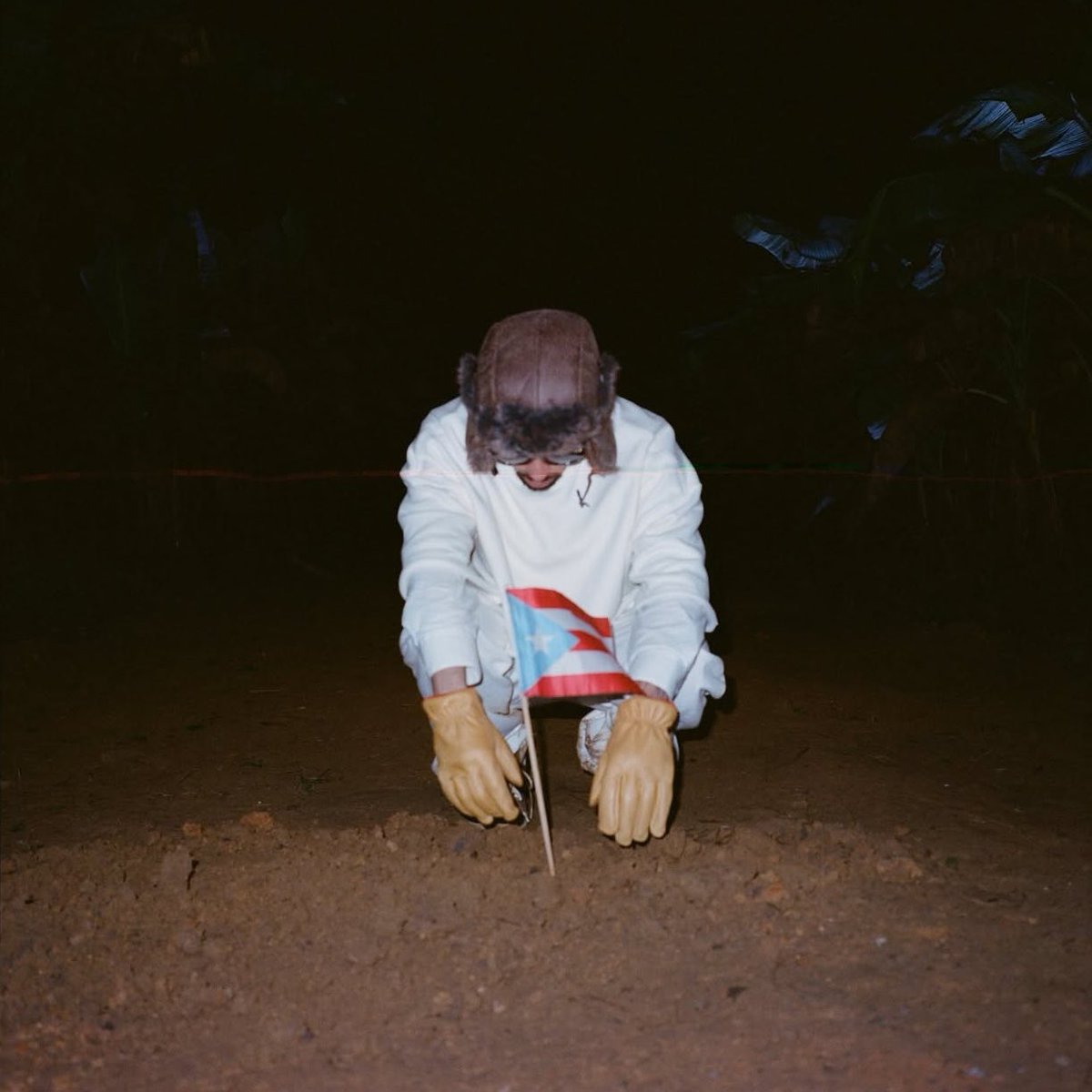AccessBadBunny's tweet photo. 🚨| Apple Music has begun to tease Bad Bunny’s upcoming era/album on new Instagram post 

“Estamos listos @sanbenito 👀” https://t.co/Wbz2VGTSvn