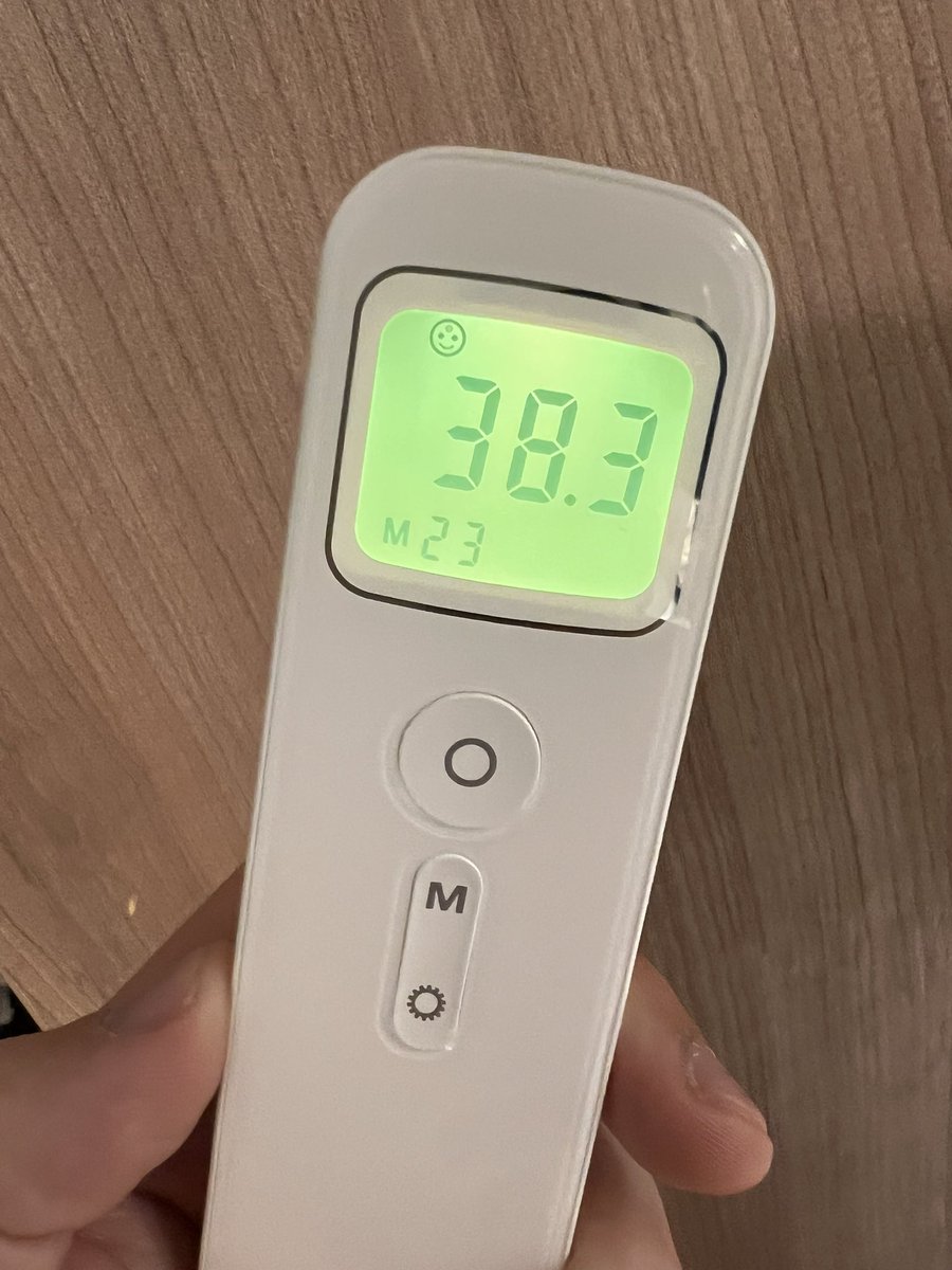 今年は健康に一年過ごすはずでしたが、年越しまであと1週間を残して昨日から1年ぶりくらいの発熱、、、仕事は休めません、気合い入れます、、、、