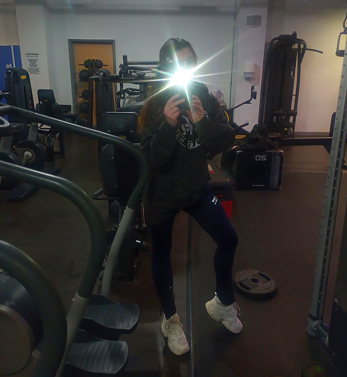 FNBastet's tweet image. Never been to the gym b4, have no idea what some machines are for, but still flex a pic, i&apos;m a #gymbot 💪🤣 (normally I do just sauna &amp;amp; quick swim 1x a week on average, but empty gym looks tempting on Christmas Eve)