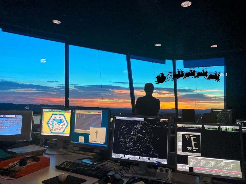 controladores's tweet photo. En ocasiones veo trineos....
🎅🎁🎁🎁
#Nochebuena24 🎄🎁🎁🎁 https://t.co/B4qbbehoNv