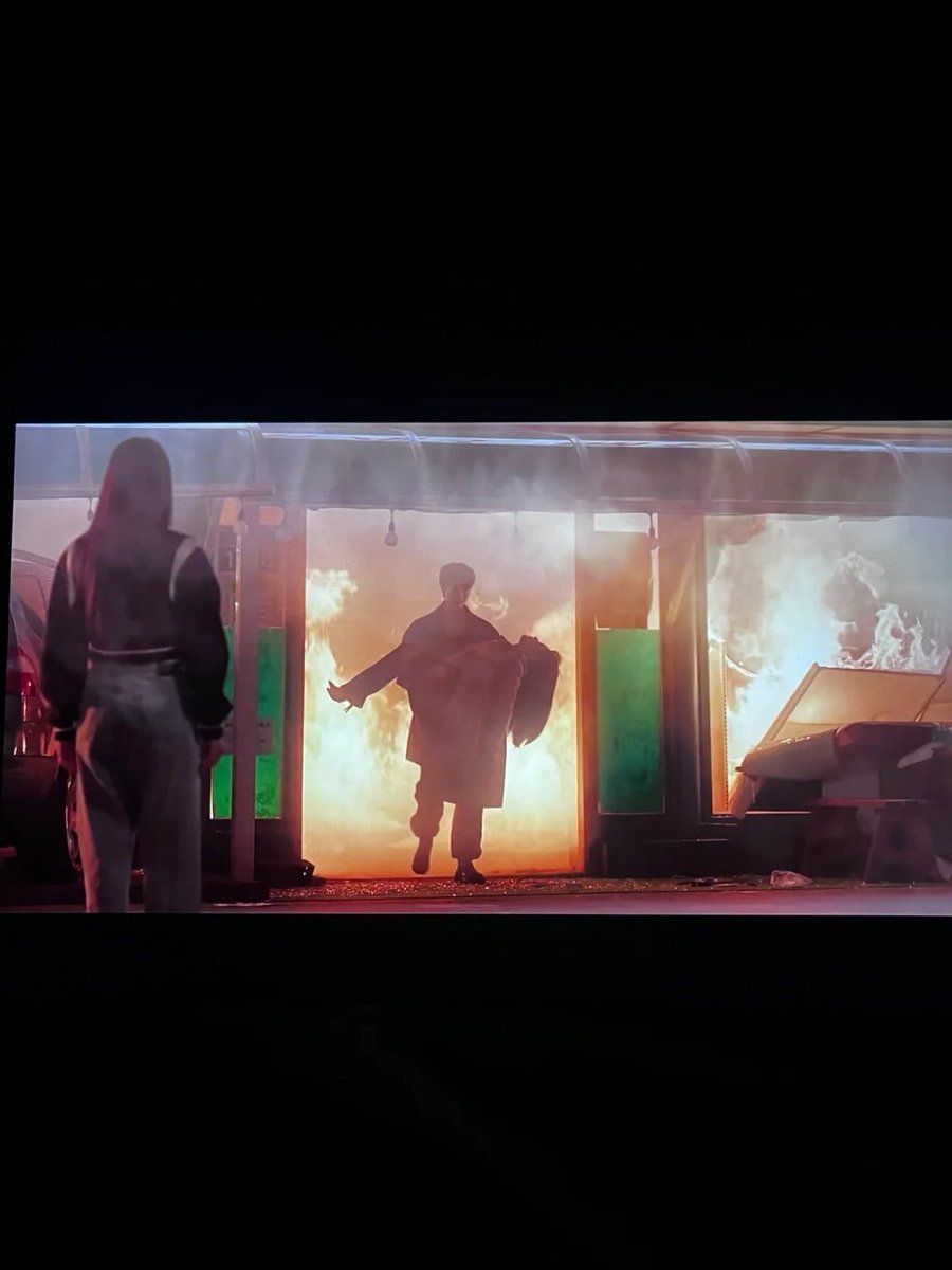 chenMslive's tweet image. 크리스마스에 집에서 한국 드라마 보는데, 이틀 동안 완전 빠져버렸어요! 😍😍😍  남주 비주얼 미쳤어요!!!!  심장폭행 😭💘💘💘