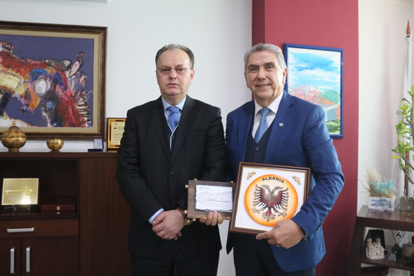 Uni_Elbasanit's tweet photo. Prof. dr. Skender Topi met with SEEU Rector Acad. Prof. dr. Abdylmenaf Bexheti to discuss collaboration in higher education and research 🤝, emphasizing academic exchanges 📖 and joint programs 🔬 to boost academic quality 🎓 and regional cooperation 🌍.
@SEEUniversity @ABexheti https://t.co/IN0xqz5Bmt