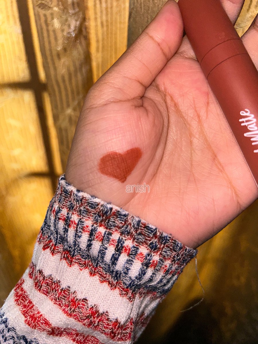 To all tan skin girlsssss, this shade sumpah cantik gila it’s the perfect brown shade lipstick that you could ask for 🤌🏻✨