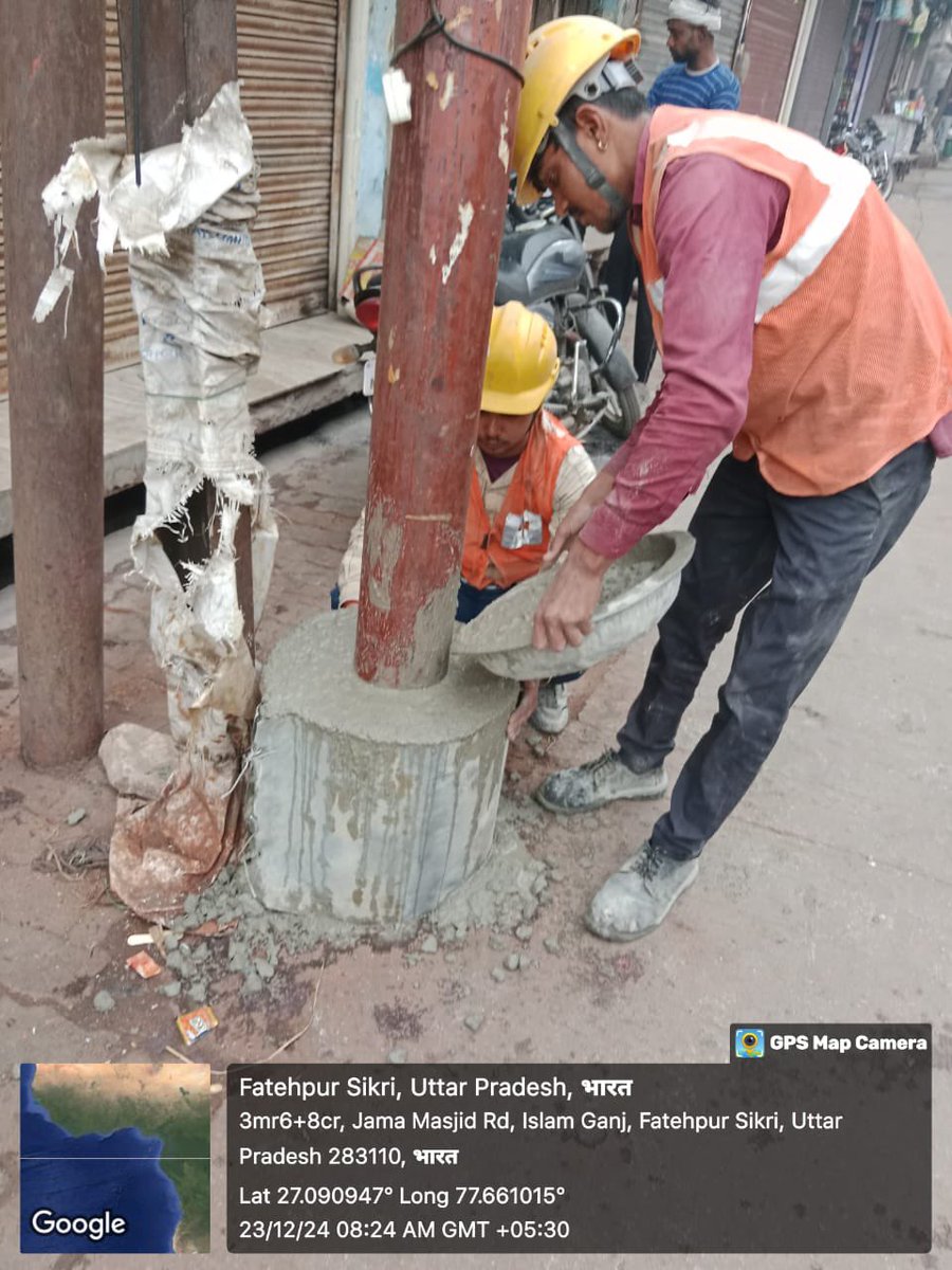 aksharmaBharat's tweet photo. आपको निर्बाध विद्युत आपूर्ति होती रहे, इसके लिए ऊर्जा विभाग के कर्त्तव्यनिष्ठ अधिकारी और कर्मचारी निरन्तर अपने कर्त्तव्यपालन में जुटे हैं।
@UPPCLLKO
#NayeBharatKaNayaUP
#GoodGovernance
#HumaraUP #VikasExpress #UPEnergyReforms
#EnergyForAll #RuralElectrification https://t.co/tMfkFYg1mW
