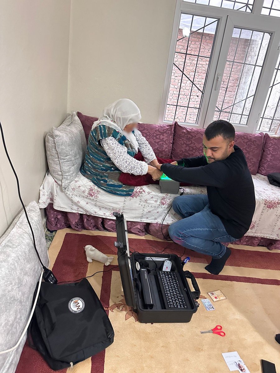 Genel Müdürlüğümüzün (<a href="/TCNufus/">Nüfus ve Vatandaşlık İşleri Genel Müdürlüğü</a> ) sosyal projelerinden #AdresteNüfusHizmeti ile Müdürlüğümüze gelemeyecek durumdaki büyüklerimizin kimlik kartı başvurularını adreslerinde almaya devam ediyoruz.

<a href="/Yunus__ATAMAN/">Yunus ATAMAN</a> 
<a href="/yenisehirkaym21/">Diyarbakır-T.C.Yenişehir Kaymakamlığı</a> 
<a href="/cagriavci_/">ÇAĞRI AVCI</a> 
<a href="/diyarbakir_nvi/">Diyarbakır İl Nüfus ve Vatandaşlık Müdürlüğü</a> 
#HayatınızınHerAnında