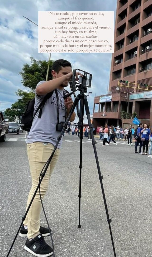 #24Dic | Que la sra. Morela pueda volver a abrazar a su hijo, que <a href="/danielatestar/">Daniela Testa</a> pueda volver a abrazar a su novio, que los demás familiares y nosotros sus amigos podamos volver a abrazar a Paul David🥺🛐 #LiberenaPaul #PresosPoliticos