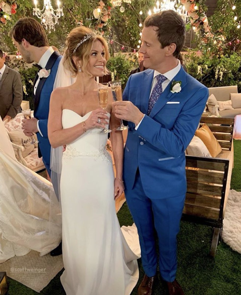 MrsDeejHale's tweet image. 3yrs ago today we said “I do” 
Happy anniversary to the love of my life. Thank you for being the love of my life my favourite person husband and father to our kids. @ExpertOfFood