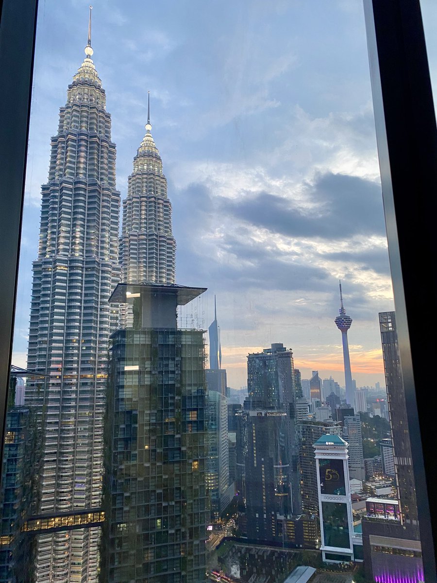 EmilyHalf91's tweet photo. Kuala Lumpur views 😍🇲🇾 https://t.co/o1UCxwoHKU