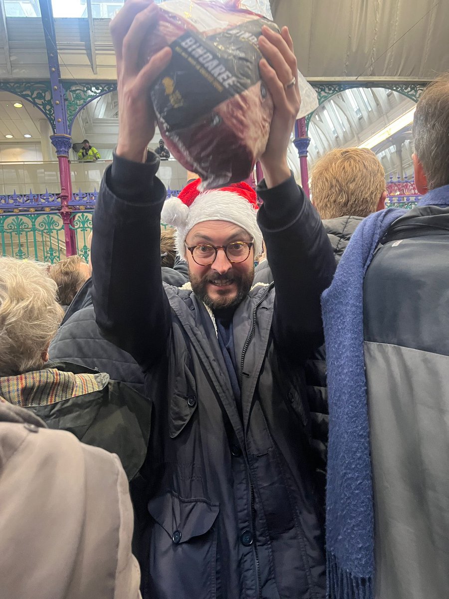 jonaths's tweet image. Smithfield meat auction