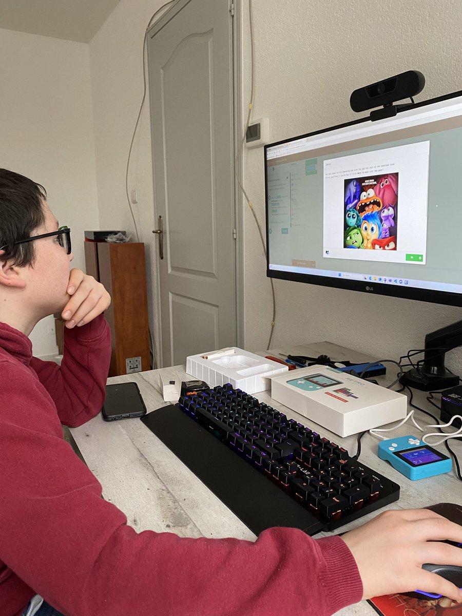 IronTUX's tweet image. Petite séance #MicrosoftMakeCodeArcade pour le fiston 🥰