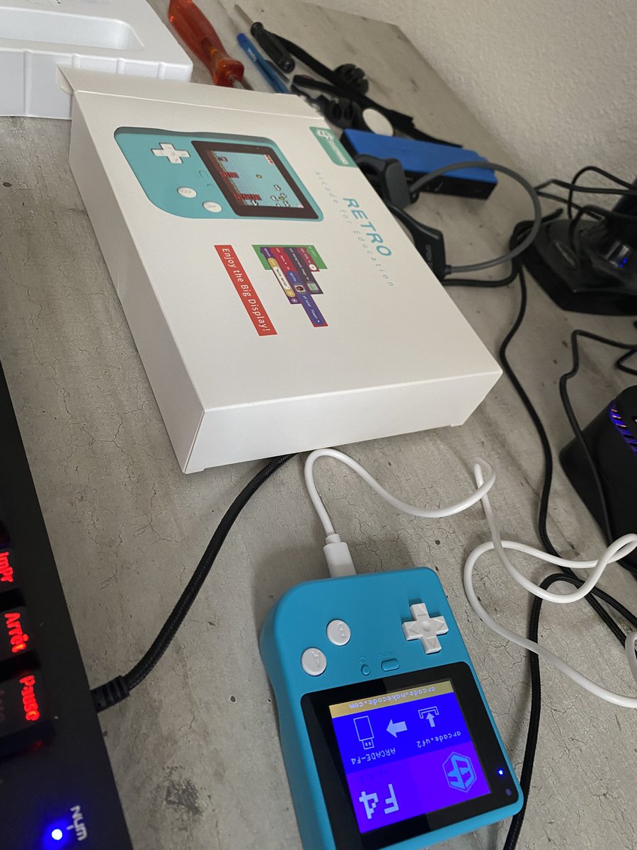 IronTUX's tweet image. Petite séance #MicrosoftMakeCodeArcade pour le fiston 🥰