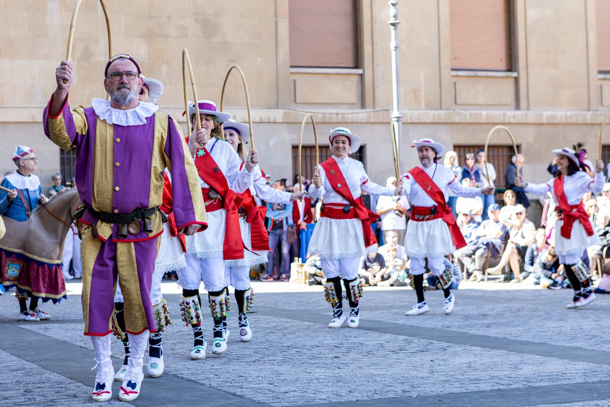 Iruñeko dantzariak tweet media