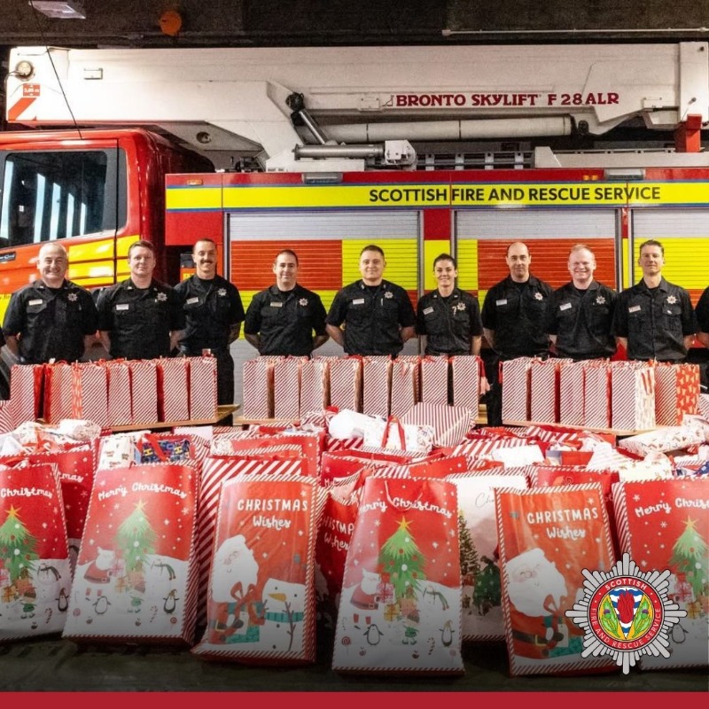 fire_scot's tweet photo. Across Scotland our crews and staff have been busy. They've been collecting and delivering donations, supporting food banks and fundraising, while Santa also swopped his sleigh for a fire engine. 
Have a lovely festive season and keep yourself and your loved ones safe.