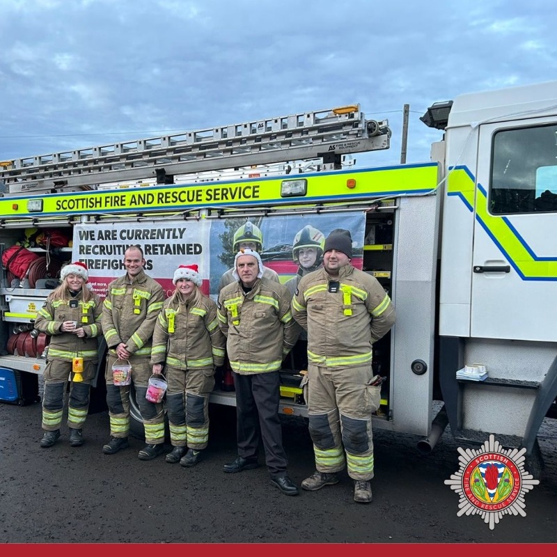 fire_scot's tweet photo. Across Scotland our crews and staff have been busy. They've been collecting and delivering donations, supporting food banks and fundraising, while Santa also swopped his sleigh for a fire engine. 
Have a lovely festive season and keep yourself and your loved ones safe.