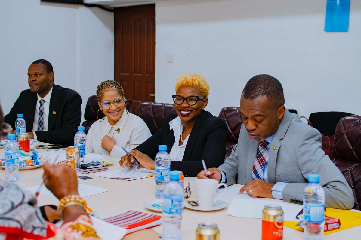 BabaAgba_'s tweet image. On the sidelines of the Zuma International Film Festival, @Fmactce_Nigeria and NFC hosted a delegation from Jamaica to discuss a draft Audiovisual Agreement.

It was a privilege to contribute to these discussions that will pave the way for exciting collaborations.

#fmactce #film