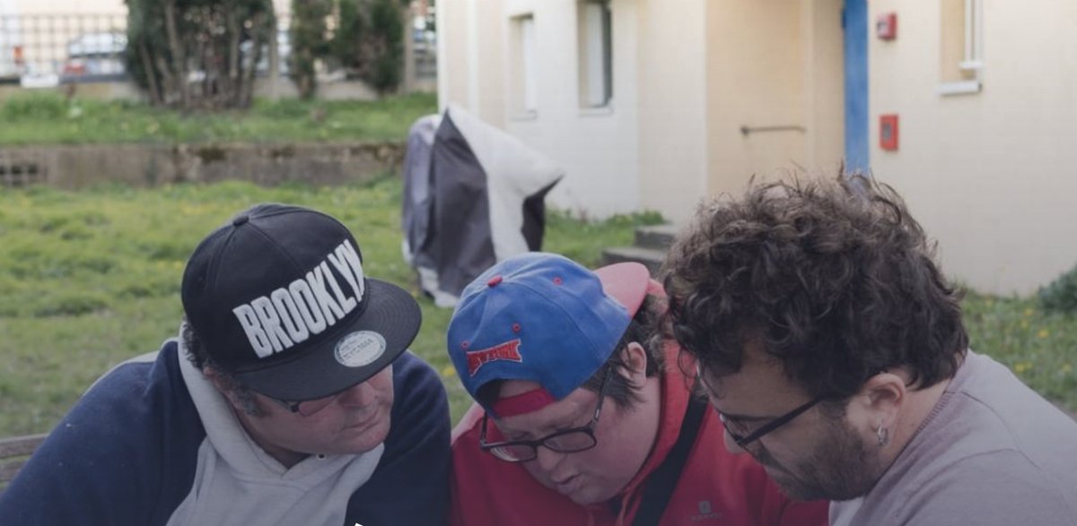 Ils m'avaient tellement touché à lire ces textes !
Patrick Fontana - Ethica Spinoza avait mené des ateliers de lecture(s) de bouche(s) 
r22.fr/antennes/lectu…
enregistrés au Café Curieux, groupe d'Entraide Mutuelle et le Service Hébergement Vie Sociale d’Étampes