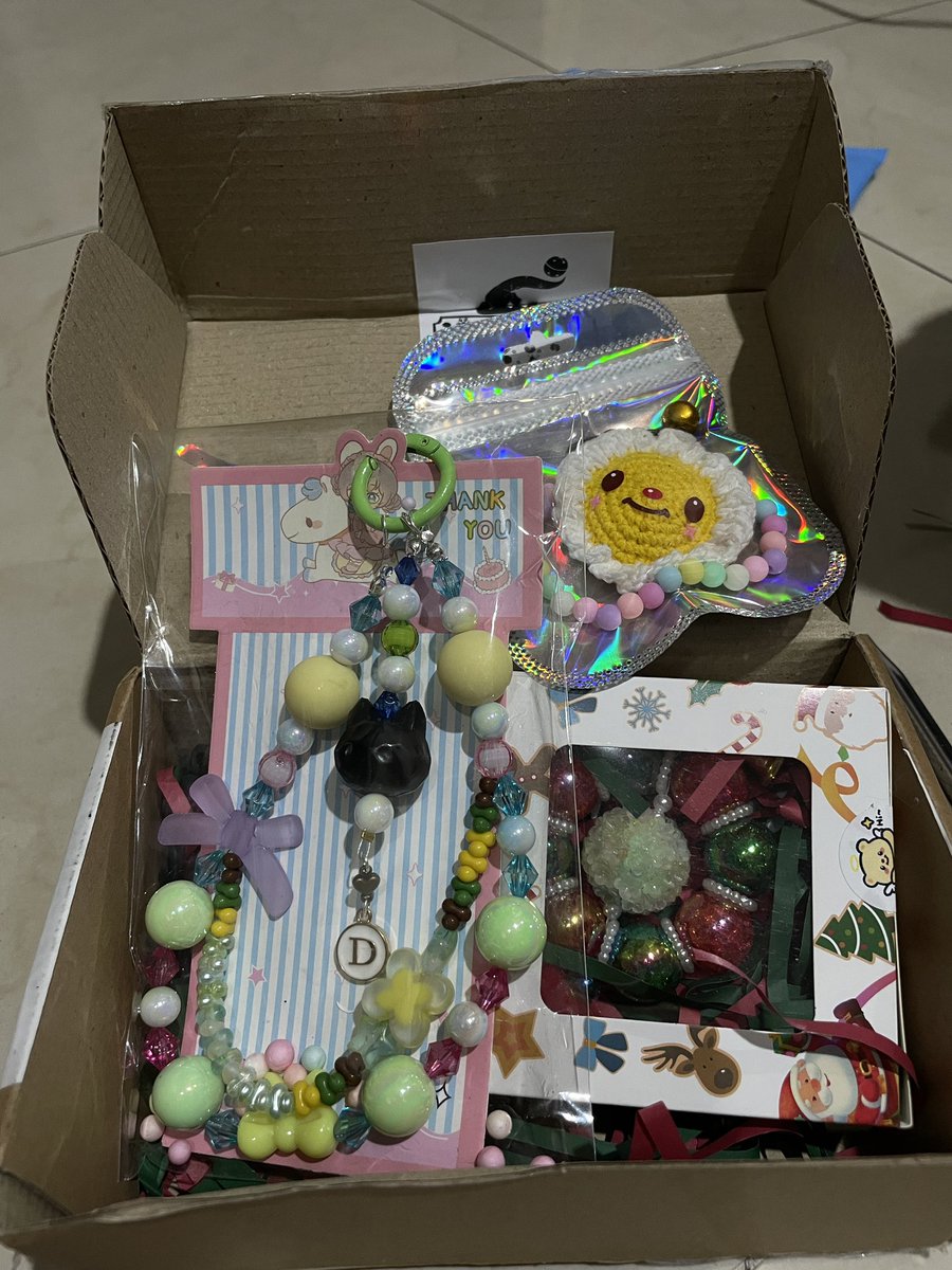 ขอบคุณที่นึกถึงกันตลอดนะ เป็นของขวัญปีใหม่ที่น่ารักมากเลย ขอบคุณนะอันอัน จะใช้อย่างดีเลย  😍
<a href="/unseenka88/">꧁𝚞𝚗𝚜𝚎𝚎𝚗꧂🆘 ʕ•ᴥ•ʔ ชิส์</a>