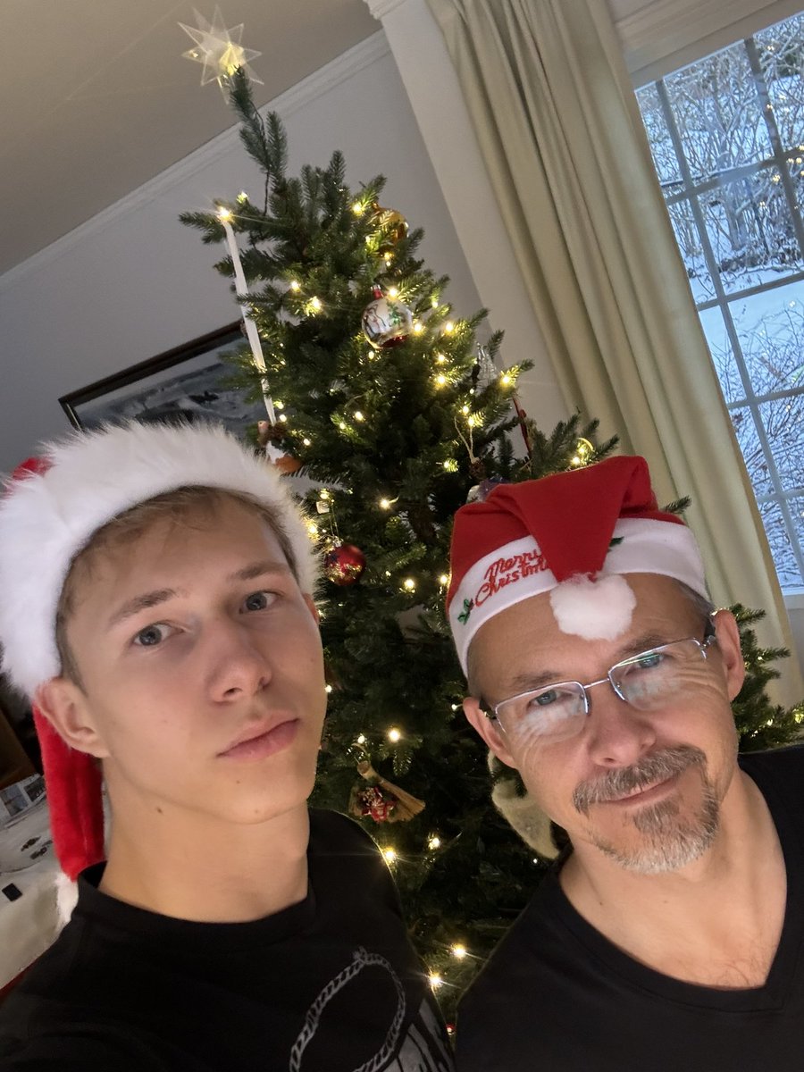 MrSavage's tweet photo. Merry christmas mfs❤️🤟 https://t.co/m02Ilm5v6F
