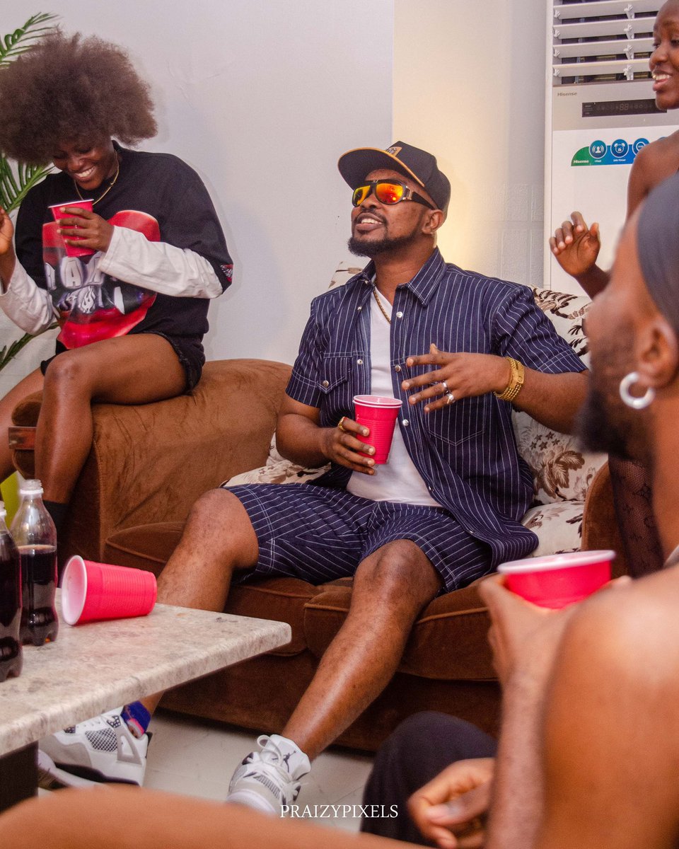 MiimsOfficial's tweet image. New Music #NoTime 🔥🔥

👉 fanlink.tv/NoTimeByMiims