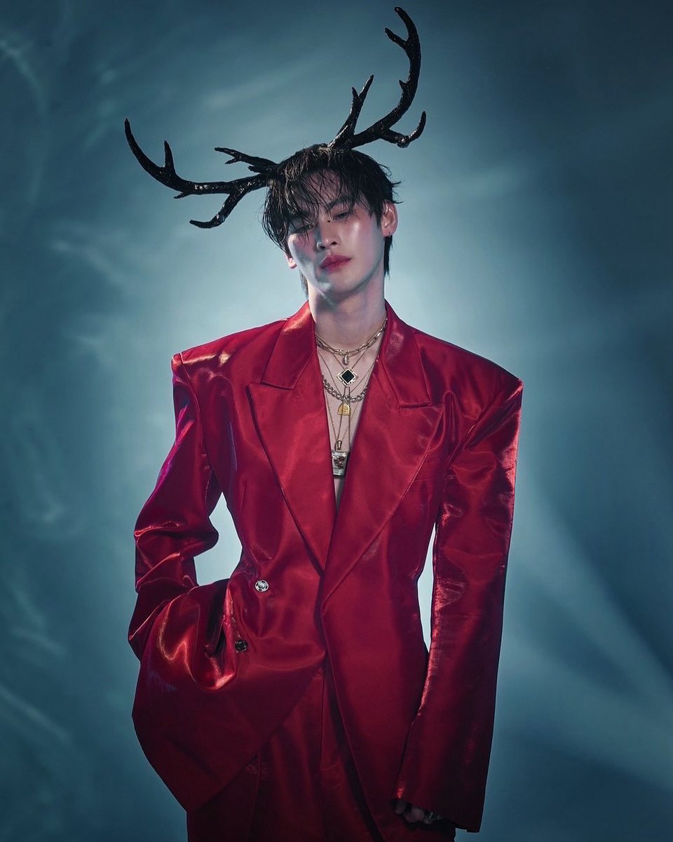 With9Up's tweet photo. อห เก้าเรนเดียร์ 🦌🎅🏻❤️🖤

KAO NOPPAKAO
#Christmas2024
#งุ้งงิ้งๆของนพเก้า
#number_9th https://t.co/LqY7j0FtNG
