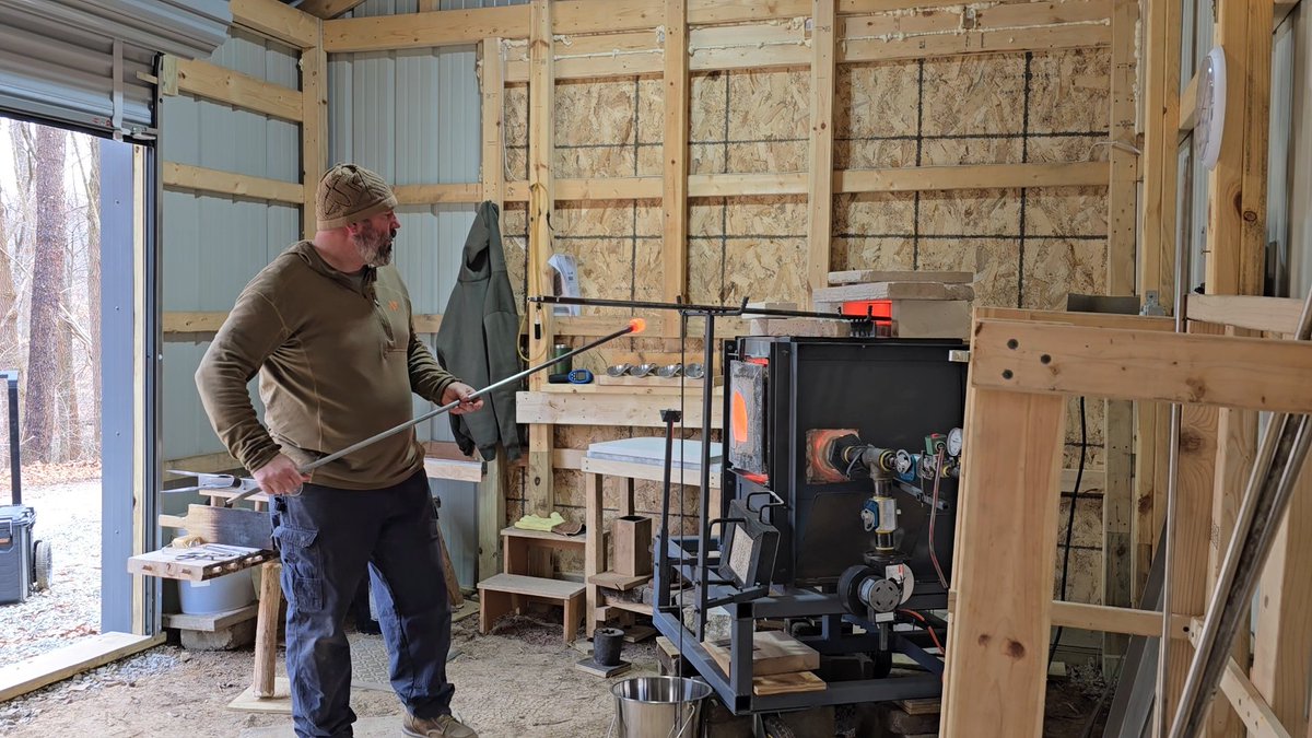 ProjectWargami1's tweet image. Over the last year and a half of have slowly been building a glass studio. Yesterday I was able to get everything working for the first time. Melted glass and put some pieces in the annealer. I&apos;ve been blowing glass since college. Nice to be able to do it in my own studio.