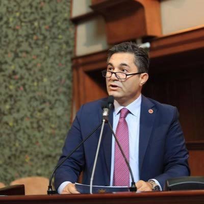 sinangumus06's tweet photo. Çok sevdiğim ve ahiretliğim olan E.İBB Meclis Üyesi abim @alikdk maalesef beyin kanaması geçirdi.Şu an Şişli Memorial Hastanesi’ndeyiz ve dualarınıza ihtiyacımız var. Rabbim şifasını versin. Bu zor süreçte destek olan herkese teşekkür ederim. https://t.co/EPRqqyFwJi