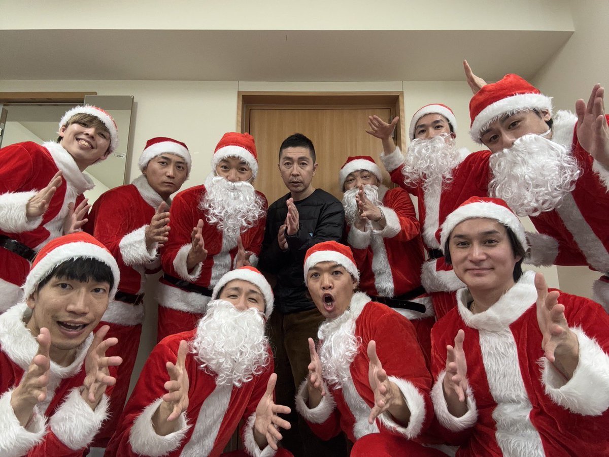 KenNey0120's tweet photo. THE ALFEE 50th Anniversary 冬の祭典@日本武道館🏯
4年目のダンサー出演をさせて頂きました🎅✨
THE ALFEEの御三方♪
50周年おめでとうございます㊗️✨
ファンの皆様素敵でした☺️
振付の峯島淳郎さん🕺
あつおさんを紹介してくださったレイナさん✨
ありがとうございました✨
#THEALFEE 様 https://t.co/5BWPJgUAkU