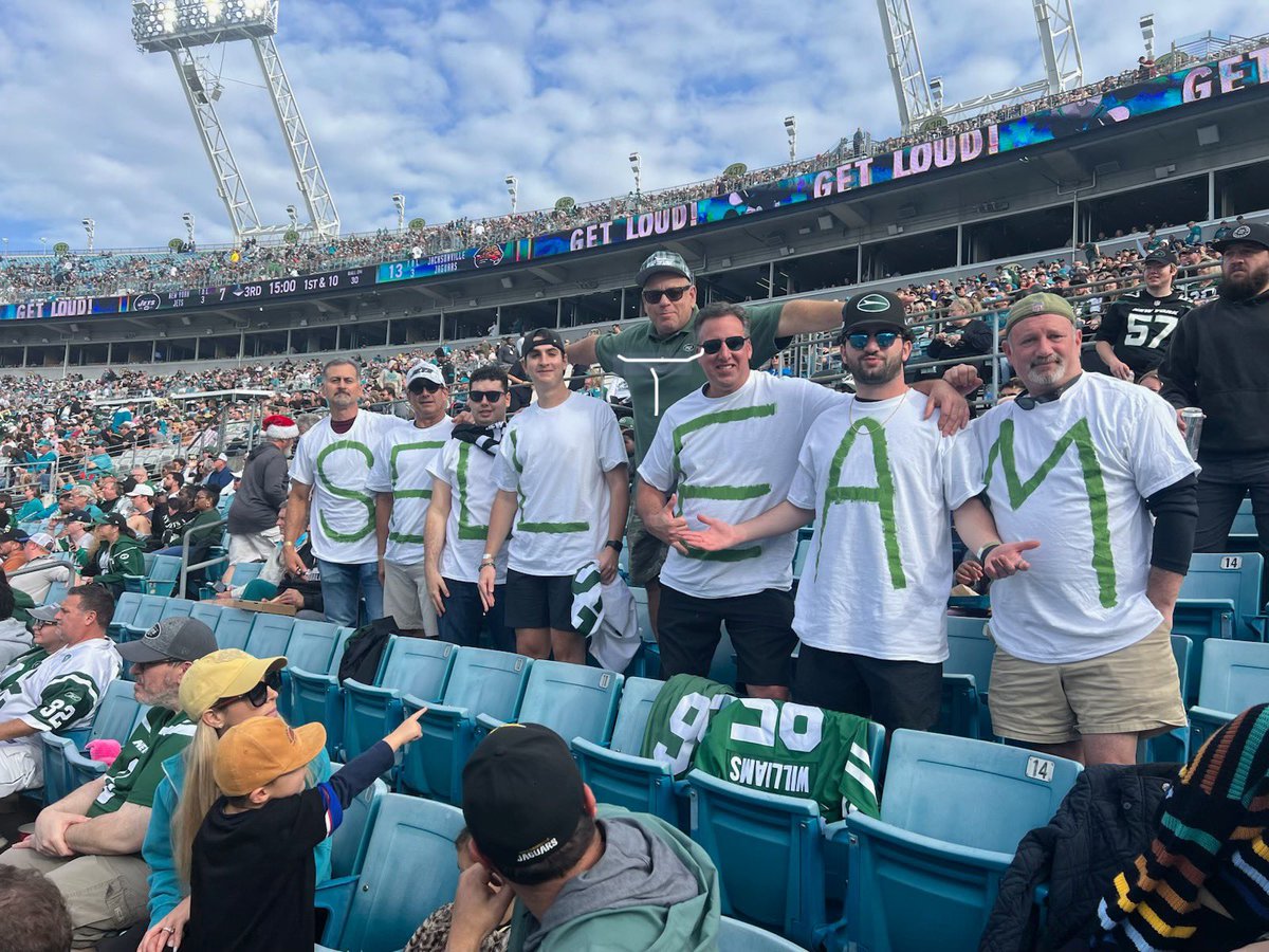 pkarlis's tweet photo. @woodyjohnson4 @MetLifeStadium We won’t give you another penny. Your meddling cost us this season. But we as Jet fans do travel well. So we’ll see you at away games. Here’s a message to you from  a group of former season ticket holders at Last week’s Jaguars game. https://t.co/EUKyoqm7Wy