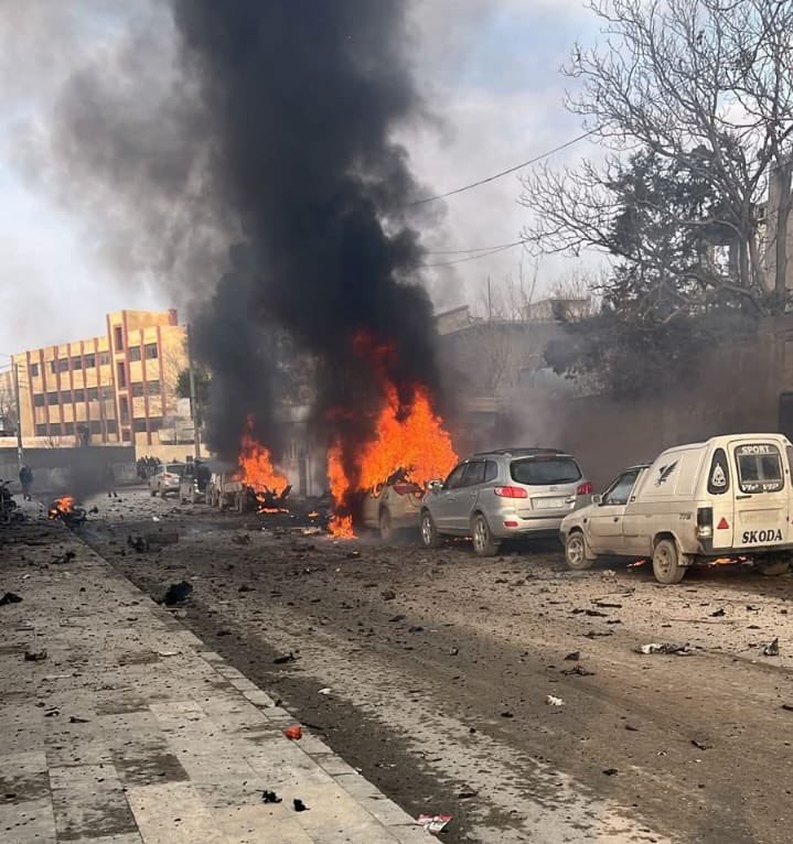 khalidaboalmjed's tweet photo. عصابات pkk يفجّرون عربة مفخخة في منبج بريف حلب
لا حل معهم إلا الإجتثاث https://t.co/Sr1fL60y9c