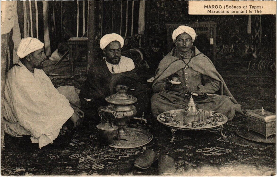📷 • Marocains prenant le thé, 1940