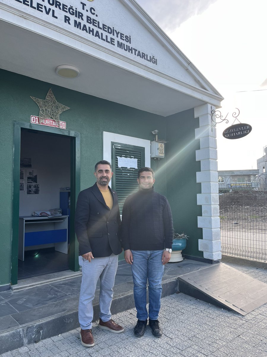 Güzelevler Mahallesi Muhtarı Sn. Hasan Yeşil’i ziyaret ettik. Mahallemizin sorunları, talepleri ve çözüm önerileri ile ilgili fikir alışverişinde bulunduk. Nazik misafirperverliklerinden dolayı kendisine teşekkür ederiz.