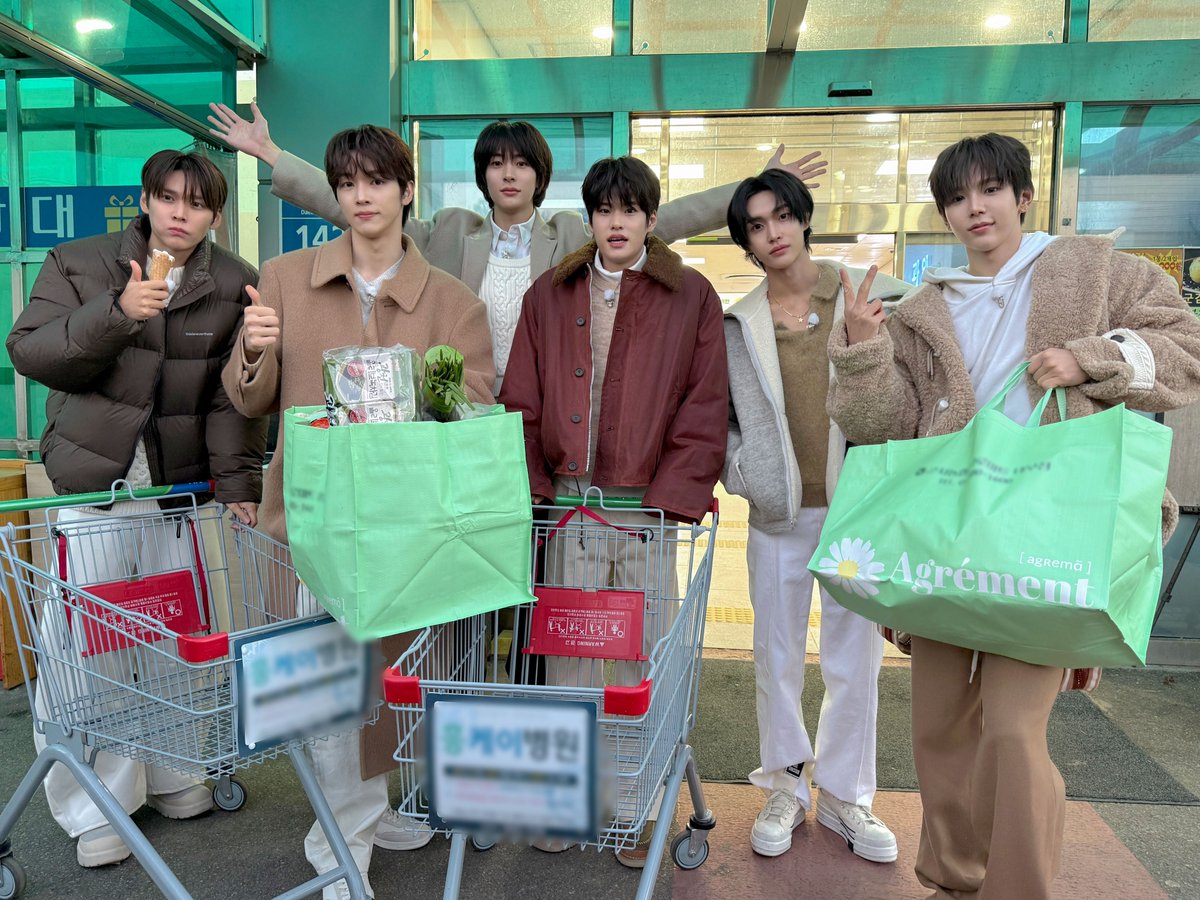 RIIZE_official's tweet photo. 𝙍𝙄𝙄𝙕𝙄𝙉𝙂 𝙩𝙤 𝙩𝙝𝙚 𝙈𝙤𝙢𝙚𝙣𝙩

#RIIZE #라이즈
#RISEandREALIZE
#WE_RIIZE #위라이즈 https://t.co/cVntzzgivg