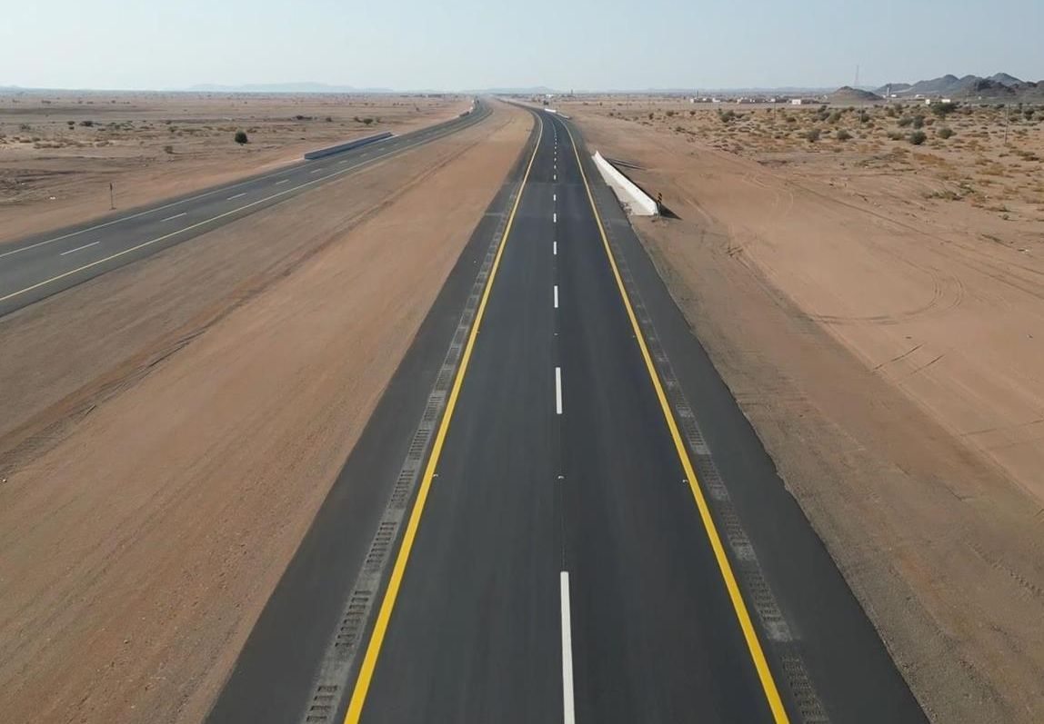 أعلنت الهيئة العامة للطرق انتهاء أعمال صيانة طريق (الرياض - الرين - بيشة) بطول يتجاوز 22 كم في إطار جهودها الرامية إلى:
رفع مستوى السلامة على الطرق 🦺
تعزيز تجربة مستخدمي الطرق 🚗
الارتقاء بجودة شبكة الطرق 🛣️
ترسيخ مكانة المملكة كمركز لوجستي عالمي 🇸🇦

riyadh.sa/ar/item/articl…