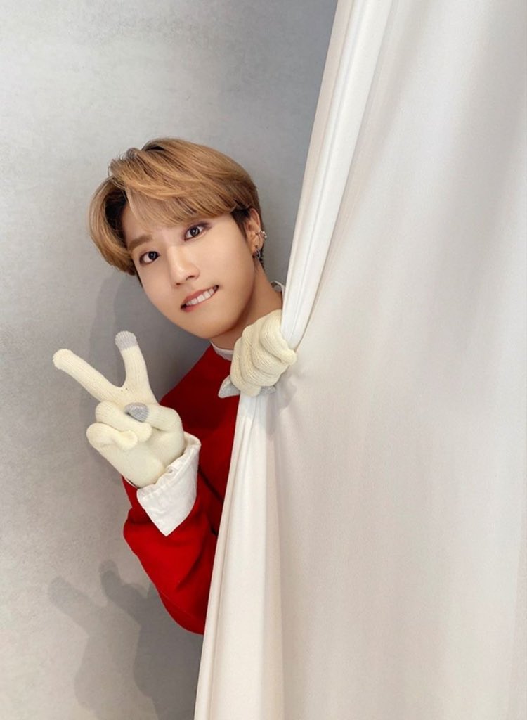 julsunglover's tweet photo. 🎄🎁 https://t.co/Lw7ESMhe3C