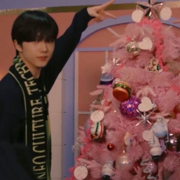 ivecxld's tweet image. maligayang pasko 🎄 

kuha nalang kayo mango graham, specially made by yours truly