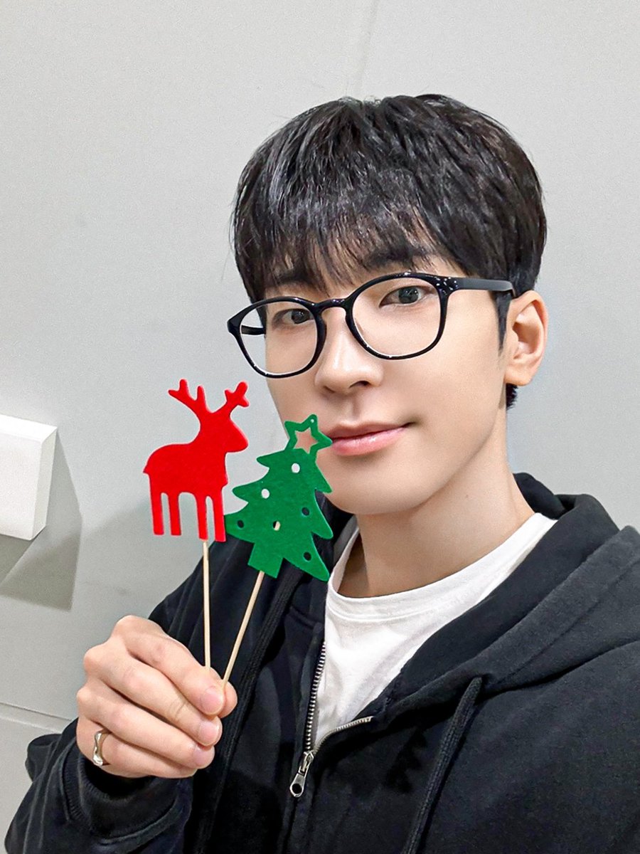 꺄 원우 크리스마스 셀카😍