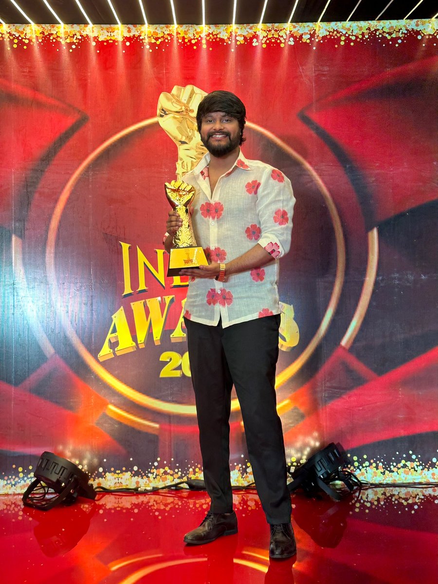 Ananth (@actorananth) on Twitter photo Best Debut Actor Male 2024 ✨
Nothing short of a DREAM COME TRUE - Moment🧿❤️
I did write in #NanbanOruvanVanthaPiragu #NOVP- Find your moments - And I guess I found a very very special one 🥹
People who know me perosnally - know how much I love & adore <a href="/mari_selvaraj/">Mari Selvaraj</a>
for his Best Debut Actor Male 2024 ✨
Nothing short of a DREAM COME TRUE - Moment🧿❤️
I did write in #NanbanOruvanVanthaPiragu #NOVP- Find your moments - And I guess I found a very very special one 🥹
People who know me perosnally - know how much I love & adore <a href="/mari_selvaraj/">Mari Selvaraj</a>
for his