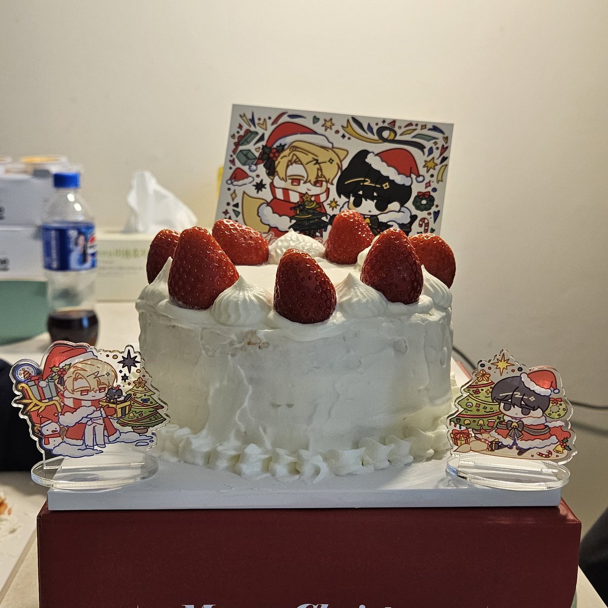 tiredturtle0115's tweet photo. 도굴님(@dogul_free)의 크리스마스 선물이 왔어요!!! 크리스마스 이브에 와서 그런지 크리스마스 깜짝 선물 같아서 너무너무 기뻐요!!! 굿즈 감사합니다!!! https://t.co/y6OLt8sUrC