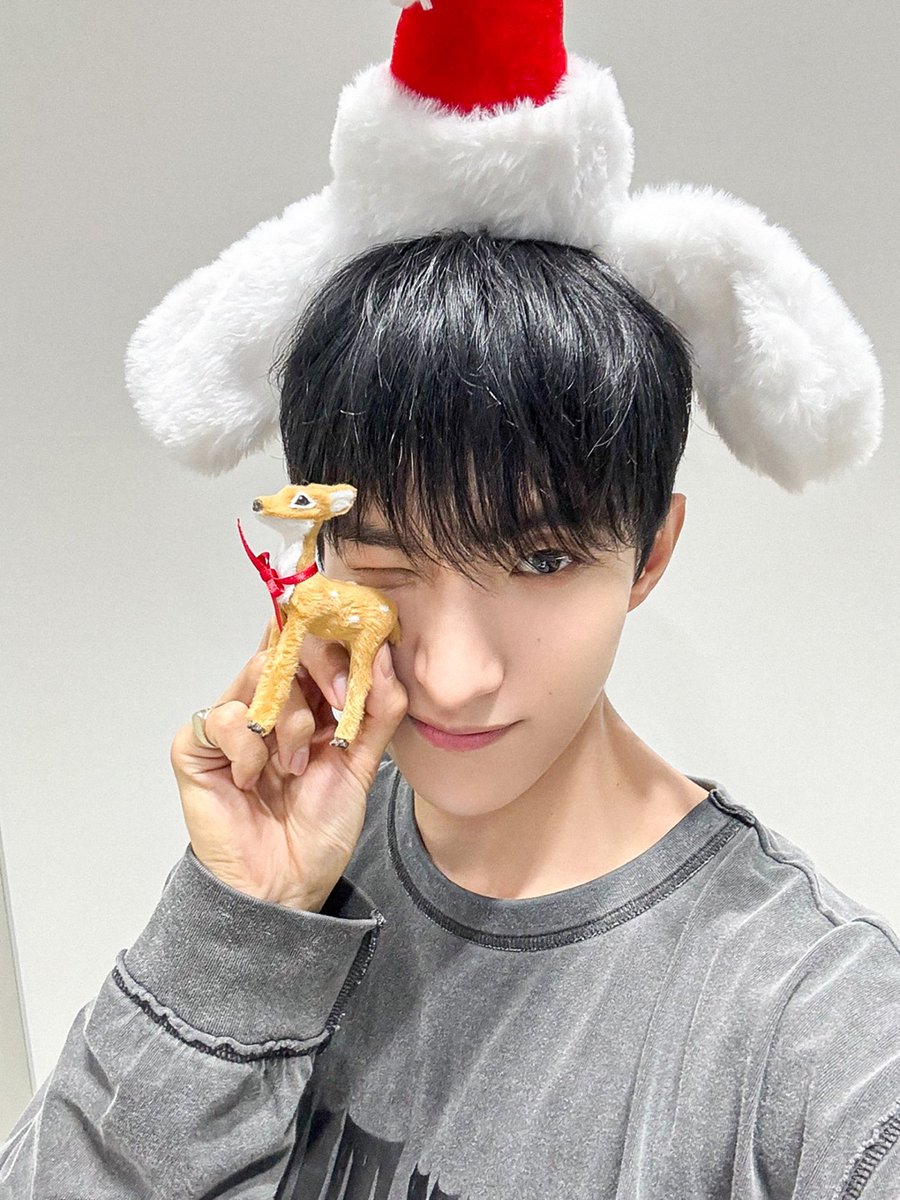 내 이쁘니토깽이 겸담겸담 백번해줘야되
메리크리스마스🎶💕