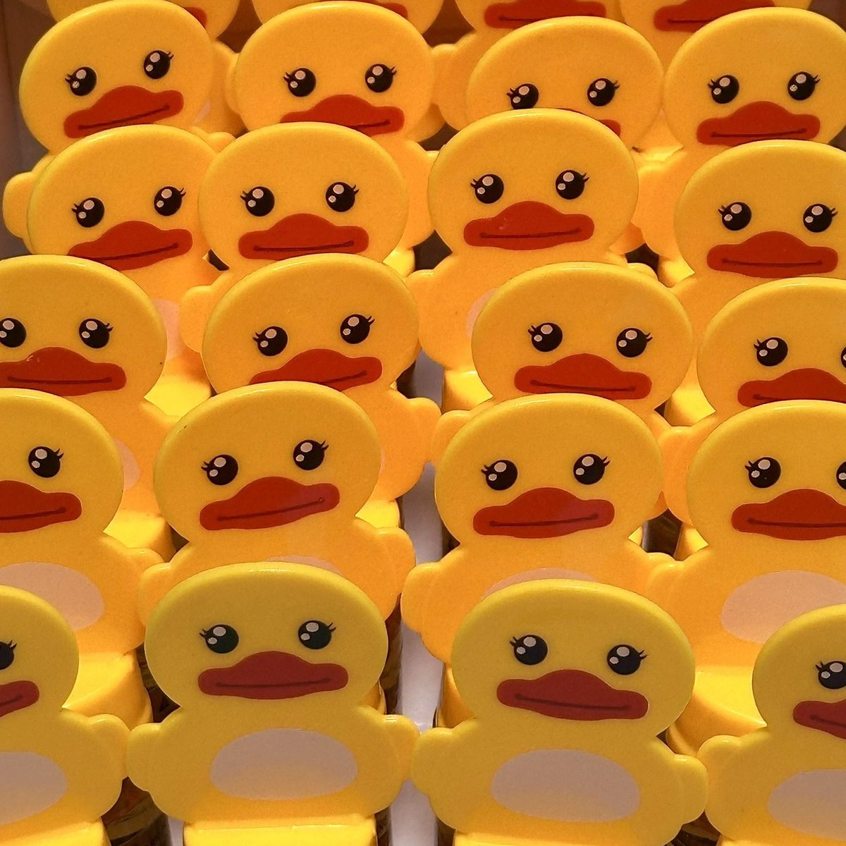 시그도 오고 우서기 DM도 와서 우석사랑 MAX상태인 변윤…❤️ 크리스마스 이브이니까 소소한 이벤트 열어볼께요 .ᐟ.ᐟ  맘찍 + RT해주시는 분들 중에 추첨해서 시그에 출현한 뿅아리 비눗방울 보내드릴께요🫧💛 당발은 2024년의 마지막 날🥰