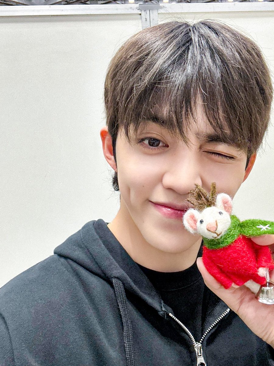 aboutscoups's tweet photo. seungcheol has the cutest dimple 💔 https://t.co/t5f0PFFSxq