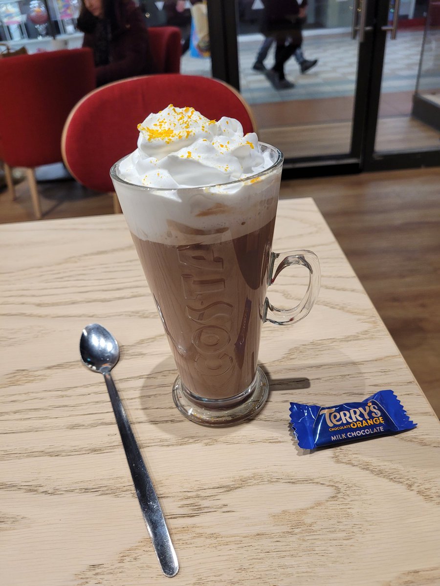 Taking a few minutes break from the world 😇 at least I managed to get a haircut so I don't look so much like a smurf anymore 🤣