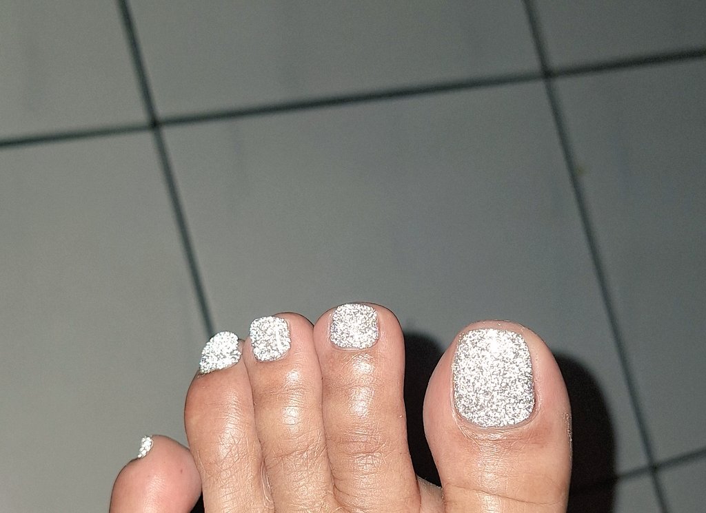 I'm so obsessed with my toes rn. They deserve an onlyfans.