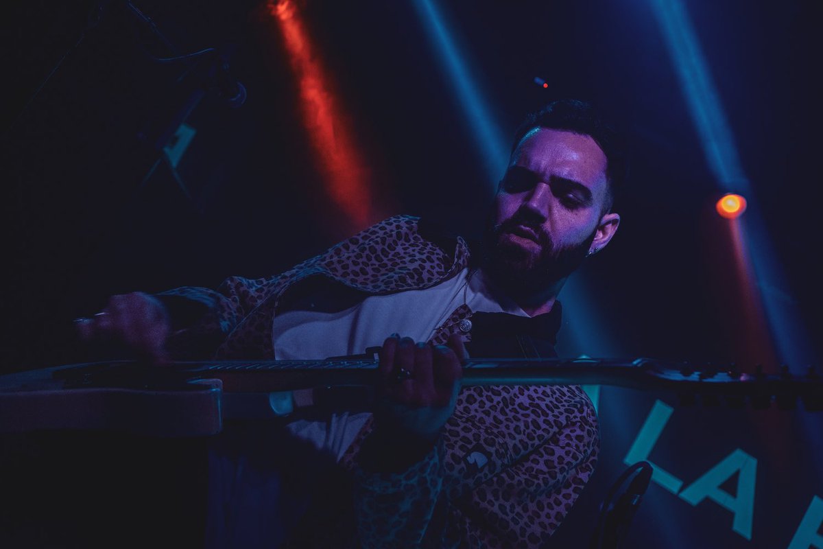 Crónica + Galería: Against the Waves y Ella La Rabia en la Sala Copérnico, Madrid

En la sala Copérnico, las actuaciones de Against the Waves y Ella La Rabia estuvieron cargadas de energía y buen ambiente.

📸: <a href="/NessisRen/">Ness</a> 
✍🏻: Barbara Martínez Durán

wavepressuremag.com/cronica-galeri…