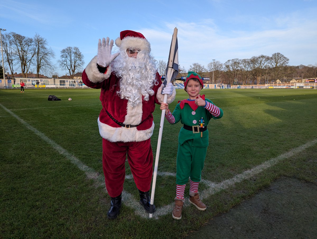 🎅 | Santa and his little helper landed at Nethermoor on Saturday!

They held a collection for <a href="/RaiseGAFCRoof/">Raise The Roof Guiseley AFC</a> and raised £101.78, thank you for your support 👏

#GAFC #GuiseleyTogether